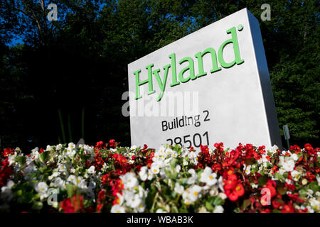 Ein logo Zeichen außerhalb des Hauptquartiers von Hyland Software in Westlake, Ohio am 11. August 2019. Stockfoto