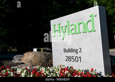 Ein logo Zeichen außerhalb des Hauptquartiers von Hyland Software in Westlake, Ohio am 11. August 2019. Stockfoto