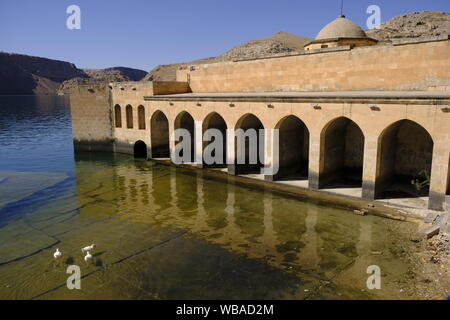 Savasan Dorf, in Halfeti in Sanliurfa befindet, ist unter den Gewässern von birecik Dam. Dieses Dorf vor der Euphrat errichtet, bevor es war Stockfoto