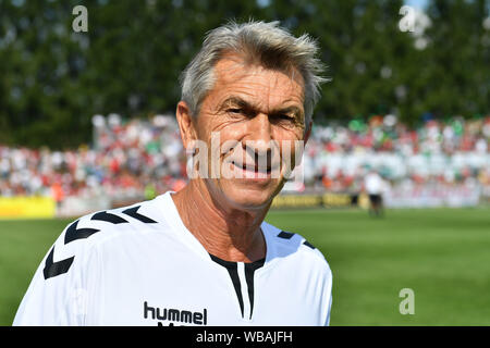 Klaus Augenthaler (ex-Fußball-Profi, Fußball-Trainer), single Foto, eins-zu-eins Schnitt, Porträt, Porträt, Porträt. Fußball Dream Match, Vilshofen Rot Weiss-FC Bayern München 1-13, am 25.08.2019, KLAUS AUGENTHALER STADION Vilshofen. DFL BESTIMMUNGEN VERBIETEN DIE VERWENDUNG DER FOTOGRAFIE ALS BILD-SEQUENZEN UND/ODER QUASI-VIDEO. | Verwendung weltweit Stockfoto