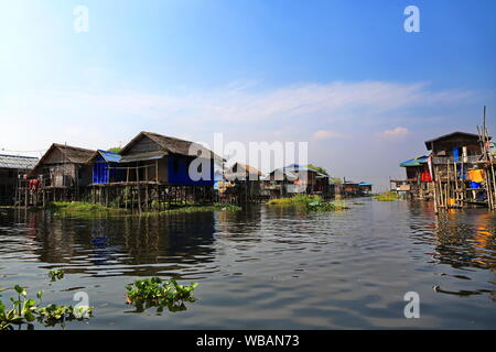 Häuser auf dem Inle-see in Myanmar Stockfoto