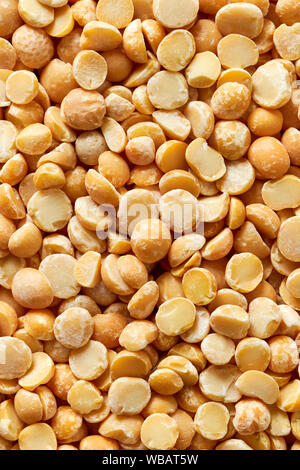 Hintergrund aus gelben Erbsen, selektive konzentrieren. Stockfoto