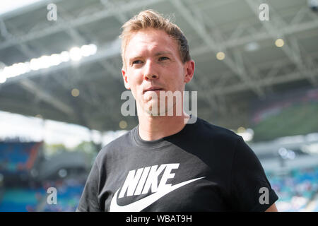 Julian NAGELSMANN (Trainer, L), Brustbild, Fußball 1. 1. Fussballbundesliga, 2. Spieltag, RB Leipzig (L) - Eintracht Frankfurt (F) 2:1, am 25.08.2019 in Leipzig/Deutschland. € | Nutzung weltweit Stockfoto