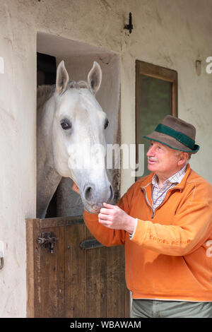 Lipizzaner. Pferd und seinen Besitzer Eberhard Weiss. Deutschland Stockfoto