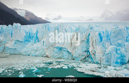 Allgemeine Ansicht der Gletscher Perito Moreno im Nationalpark Los Glaciares in Argentinien Stockfoto