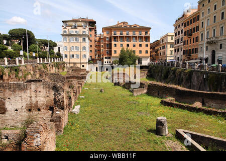 Rom, Italien. Antike römische Ruinen von Ludus Magnus - historische Gladiatorenschule. Stockfoto