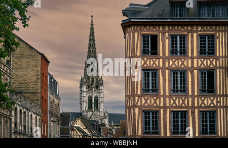 Turm der Kirche von Saint Martin in Rouen Stockfoto