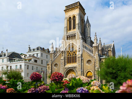 Malerische Aussicht auf Eglise Sainte-Eugenie, Kirche in der französischen Stadt Biarritz Stockfoto