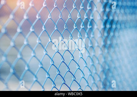 Stahlgewebe Verrechnung mit blauen Polymerbeschichtung, close-up Stockfoto