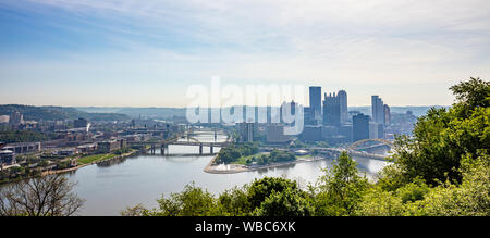Pittsburgh Pennsylvania USA Nordamerika, Mai 7., 2019. Pittsburgh PA Luftbild der Innenstadt aus Sicht der Park Stockfoto