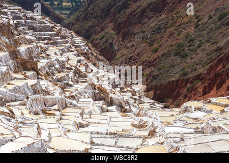 Salz Terrassen als alineras de Maras" in Cusco Region, Peru bekannt Stockfoto