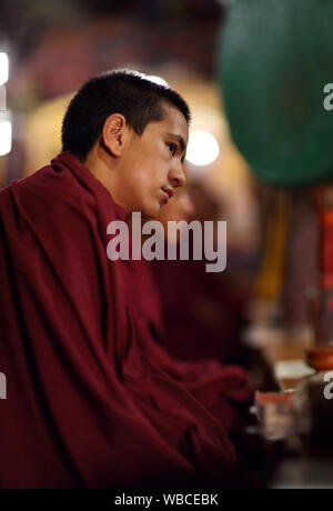 Buddhistische Anfänger besuchen den berühmten 3-tägigen jährlichen Mahakala Puja im Lamayuru Kloster, Ladakh, Indien Stockfoto