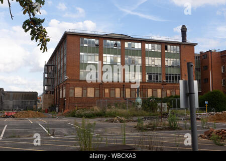 Die Horlick's Factory, Slough, Berkshire, wurde inzwischen außer Betrieb genommen. Dieses Gebäude wurde zur Vorbereitung der Umgestaltung des Standorts abgerissen. Stockfoto