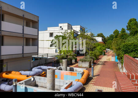 Gesamtansicht des Olympischen Dorfes 1972 rund um die Connollystraße 31, Ort der Belagerung des Münchner Massakers während der Olympischen Sommerspiele 1972, München, Deutschland. Stockfoto