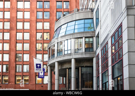 NEW YORK CITY - 24. AUGUST 2019: Ansicht der NYU Stern School of Business an der New York University in Manhattan NYC. Stockfoto