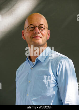 Edinburgh, Schottland, Großbritannien, 26. August 2019. Edinburgh International Book Festival. Im Bild: Jan-Philipp Sendker, ein deutscher Schriftsteller und ehemaliger Korrespondent für Stern, spricht über seine Thriller Die Nacht im Buch Festival Stockfoto