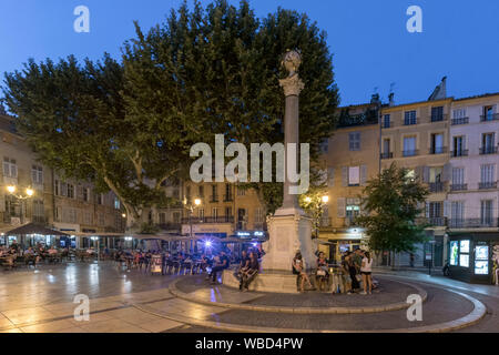 Place de L'Hotel de Ville, Fontaine De L'hôtel De Ville, Springbrunnen, Aix-en-Provence, Frankreich Stockfoto