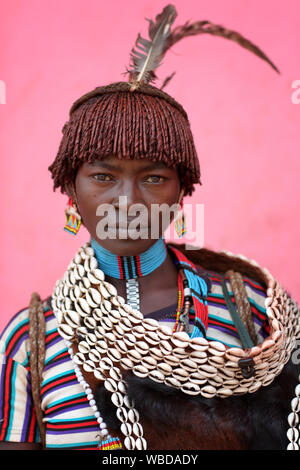 Stammeshämmer in Turmi, Lower Omo Valley, Äthiopien Stockfoto