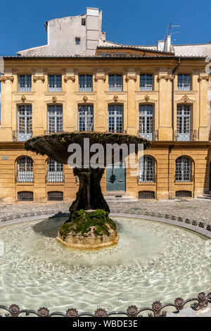 Historische Brunnen, Place d'Albertas in Aix-en-Provence, Frankreich Stockfoto