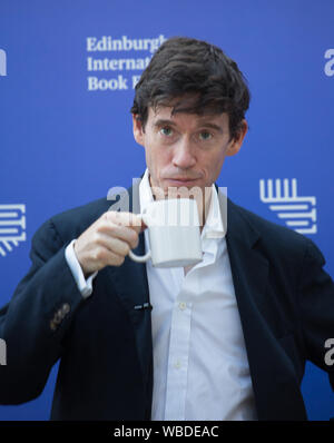 Edinburgh, Großbritannien. 26 Aug, 2019. Edinburgh International Book Festival 2019. Rory Stewart, konservative Politiker und Minister für Internationale Entwicklung diskutiert, wie Brexit Großbritannien aus der Literatur erfahren kann. Credit: Pauline Keightley/Alamy leben Nachrichten Stockfoto