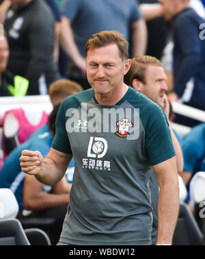 Southampton manager Ralph Hasenhuttl während der Premier League Match zwischen Brighton und Hove Albion und Southampton an der American Express Community Stadion, Brighton, 24. August 2019 die redaktionelle Nutzung nur. Kein Merchandising. Für Fußball Bilder FA und Premier League Einschränkungen Inc. kein Internet/Mobile Nutzung ohne fapl Lizenz - für Details Kontakt Fußball Dataco Stockfoto