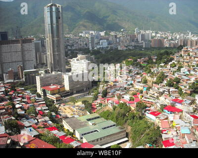 Caracas, Venezuela. Blick auf die bunten Häuser in Slum in San Agustín Nachbarschaft. Stockfoto