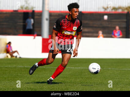 London, Großbritannien. 26 Aug, 2019. LONDON, ENGLAND. 26. AUGUST: Remeao Hutton von Yeovil Town während der Nationalen Liga Match zwischen und Dagenham Redbridge FC und Yeovil Town an der Chigwell Bau Stadion in London, England am 26 August, 2019 Credit: Aktion Foto Sport/Alamy leben Nachrichten Stockfoto