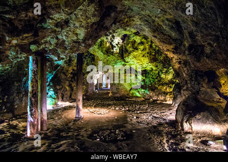 Dragon's Höhle (Smocza Jama) - eine Tropfsteinhöhle in der Wawel, wo das legendäre Dragon residierte, Krakau, Polen Stockfoto