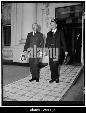 Französische und britische Botschafter mit Präsident Roosevelt verleihen. Washington, D.C., am 15. Juni. Die französischen und britischen Botschafter, Graf Rene de Saint-Quentin, Links, und Lord Lothian, bzw. das Weiße Haus heute nach einer Tagung der mehr als eine Stunde. Die Konferenz "aufgeräumt, die einige Dinge in unseren Köpfen" war die einzige Aussage die Gesandten zu den Reportern machen würde. Sie sagte auch, daß die Ergebnisse der Konferenz, ihren Regierungen sofort Abstract / Medium: 1 Negativ: Glas; 4 x 5 in. oder kleiner gemacht werden Stockfoto