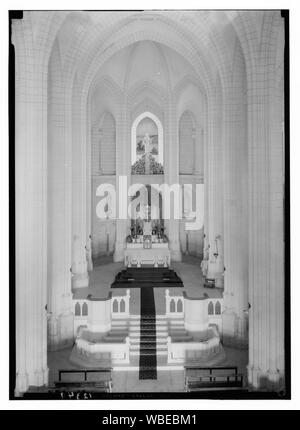 Französische Kirche & Waisenhaus Jesu Jugendlichen in Nazareth. Int[erior] der Basilika von Balkon hoch über Eingang berücksichtigt. Die Galerie abstrakte/Medium: G. Eric und Edith Matson Fotosammlung Stockfoto