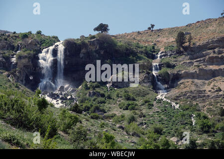 Wasserfälle haben schon immer die Aufmerksamkeit der Leute angezogen. Sie werden manchmal als heiligen Stätten besucht. Wie Antalya/Gombe/Ucarsu Wasserfälle Stockfoto