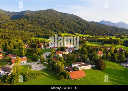 Bad Heilbrunn, hinter Enzauer Kopf, Tölzer Land, Luftaufnahme, Voralpen, Oberbayern, Bayern, Deutschland Stockfoto