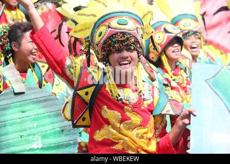 Davao City, Philippines-August 2014: Die streetdancing Wettbewerb oder die Indak - indak sa Kadayawan ist eines der Highlights. Stockfoto