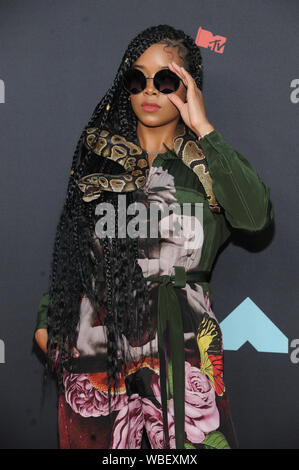 Newark, USA. 26 Aug, 2019. Newark, NJ, USA. 26 Aug, 2019. An der H.E.R. 2019 MTV VMAs im Prudential Center in Newark, New Jersey. Am 26. August 2019. Quelle: John Palmer/Medien Punch/Alamy Live News Credit: MediaPunch Inc/Alamy leben Nachrichten Stockfoto