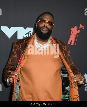 Newark, USA. 26 Aug, 2019. Newark, NJ, USA. 26. Aug 2019. Rick Ross besucht die 2019 MTV Video Music Awards im Prudential Center am 26. August 2019 in Newark, New Jersey. Foto: imageSPACE/MediaPunch Credit: MediaPunch Inc/Alamy Live News Credit: MediaPunch Inc/Alamy leben Nachrichten Stockfoto