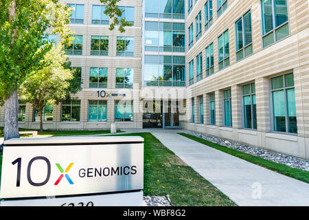 August 25, 2019 Pleasanton/CA/USA - 10 x Genomik Hauptsitz im Silicon Valley; 10 x Genomik ist ein US-amerikanisches Biotechnologie-Unternehmen, das Design ein Stockfoto