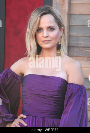Los Angeles, Kalifornien, USA, 26. August 2019 Schauspielerin Mena Suvari besucht New Line Cinema präsentiert die Weltpremiere von 'Es Kapitel Zwei "am 26. August 2019 im Regency Dorf Theater in Los Angeles, Kalifornien, USA. Foto von Barry King/Alamy leben Nachrichten Stockfoto
