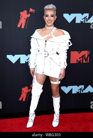 James Charles an den MTV Video Music Awards 2019 im Prudential Center in Newark, New Jersey statt. Stockfoto