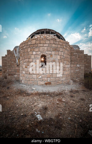 Alten, verlassenen Kapelle in Ergates Dorf in der Nähe von Nikosia, Zypern Stockfoto