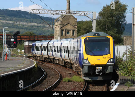 Neue CAF gebaut Klasse 195 Civity diesel multiple Unit in Carnforth Bahnhof Ankunft am Montag, den 26. August 2019 Mit einem nördlichen Passenger service. Stockfoto