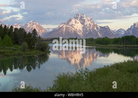 Die Teton Berge aus dem Oxbow Bend auf dem Snake River Grand Teton National Park Wyoming USA Stockfoto