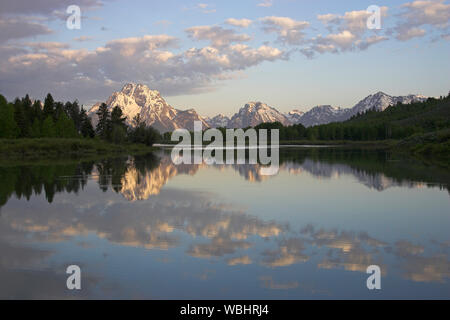 Die Teton Berge aus dem Oxbow Bend auf dem Snake River Grand Teton National Park Wyoming USA Stockfoto