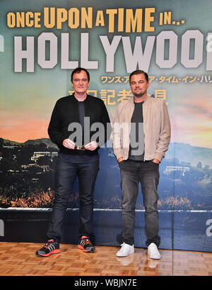 Regisseur Quentin Tarantino (L) und Schauspieler Leonardo DiCaprio an der Pressekonferenz für "Once upon a time in Hollywood" im Ritz-Carlton Tokyo in Tokyo, Japan, am 26. August 2019. Quelle: LBA/Alamy leben Nachrichten Stockfoto