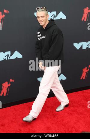 Lauv besucht die 2019 MTV Video Music Awards VMAs, im Prudential Center in Newark, New Jersey, USA, am 26. August 2019. | Verwendung weltweit Stockfoto