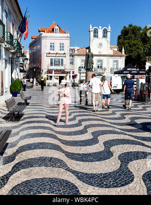 Die Küstenstadt Cascais in der Nähe von Lissabon an der Atlantikküste, Portugal. Stockfoto