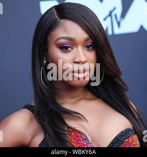 Newark, USA. 26 Aug, 2019. NEWARK, New Jersey, USA - 26. August: Sänger Normani Kordei Hamilton das Tragen eines Nicolas Jebran Outfit kommt an der 2019 MTV Video Music Awards auf dem Prudential Center am 26. August 2019 in Newark, New Jersey, United States statt. (Foto von Xavier Collin/Image Press Agency) Quelle: Bild Presse Agentur/Alamy Leben Nachrichten Quelle: Bild Presse Agentur/Alamy leben Nachrichten Stockfoto