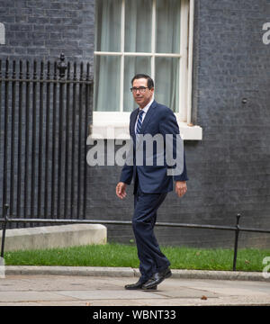 11 Downing Street, London, UK. 27. August 2019. Der britische Schatzkanzler Sajid Javid erfüllt Steven Mnuchin, United States US-Finanzminister, zum ersten Mal heute. Credit: Malcolm Park/Alamy Leben Nachrichten. Stockfoto