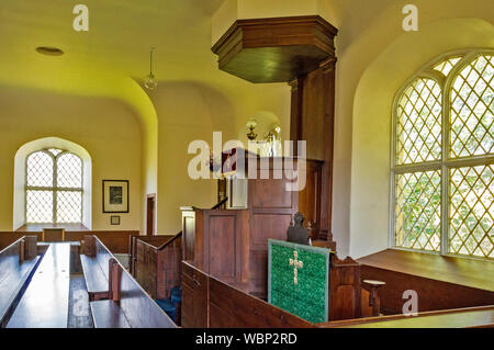 CROICK CHURCH ARDGAY SUTHERLAND SCHOTTLAND PARLAMENTARISCHEN TELFORD KIRCHE 1825 Interieur mit großen hölzernen Kanzel Stockfoto