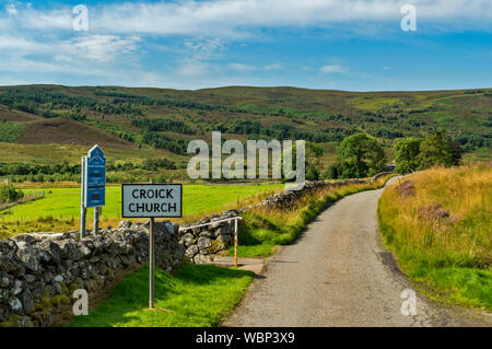 CROICK CHURCH ARDGAY SUTHERLAND SCHOTTLAND PARLAMENTARISCHEN TELFORD KIRCHE 1825 das EINGANGSSCHILD UND STRASSE Stockfoto