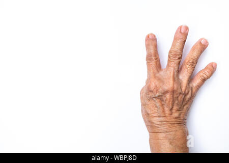 Die ältere Frau Hände zählen 4 auf weißem Hintergrund, Zahlen 1-10 in Gebärdensprache Konzept Stockfoto